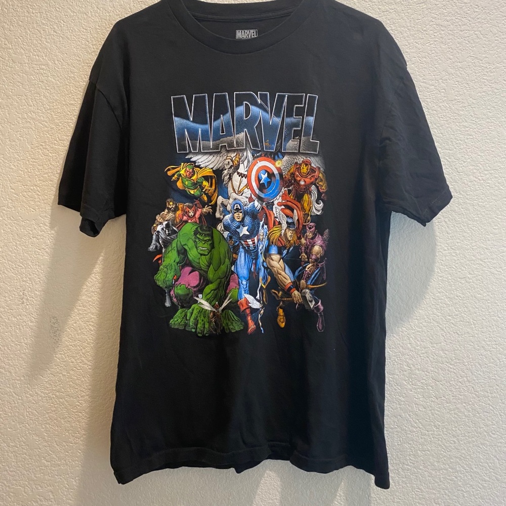 💛3/$15 Men’s Marvel T-shirt